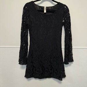 Women's New Mode Dress, M, Black Lace Bell sleeves